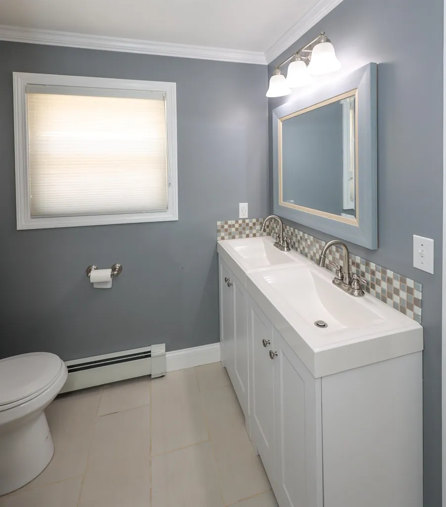 3 Maxwell Drive Derry NH 03038