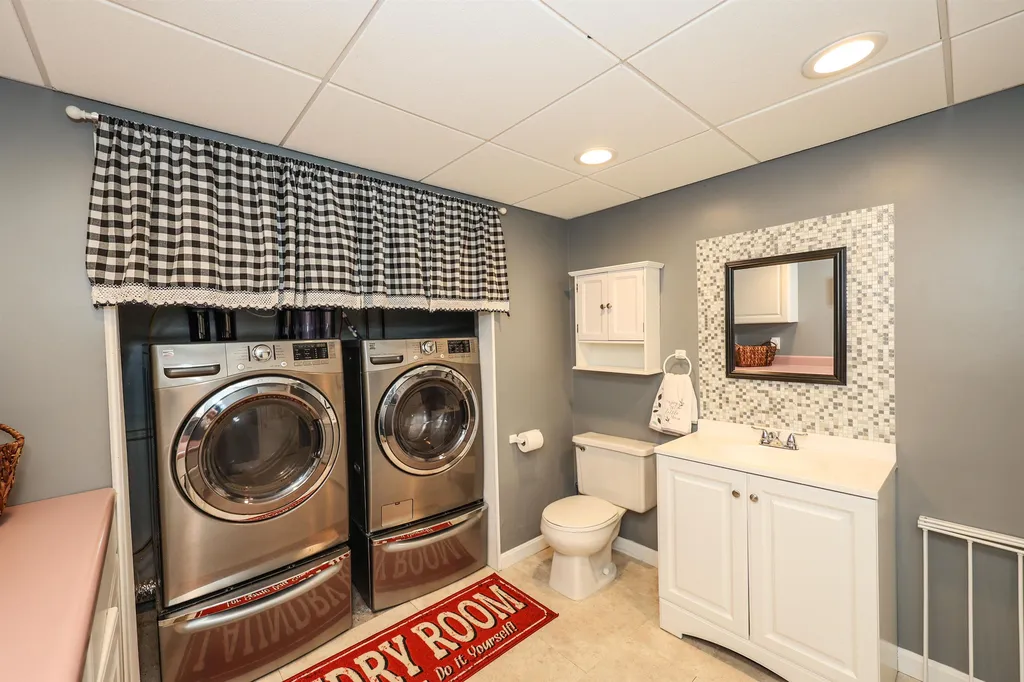 3 Maxwell Drive Derry NH 03038