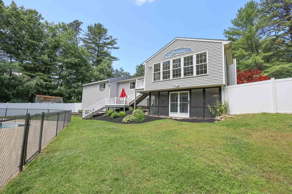 3 Maxwell Drive Derry NH 03038