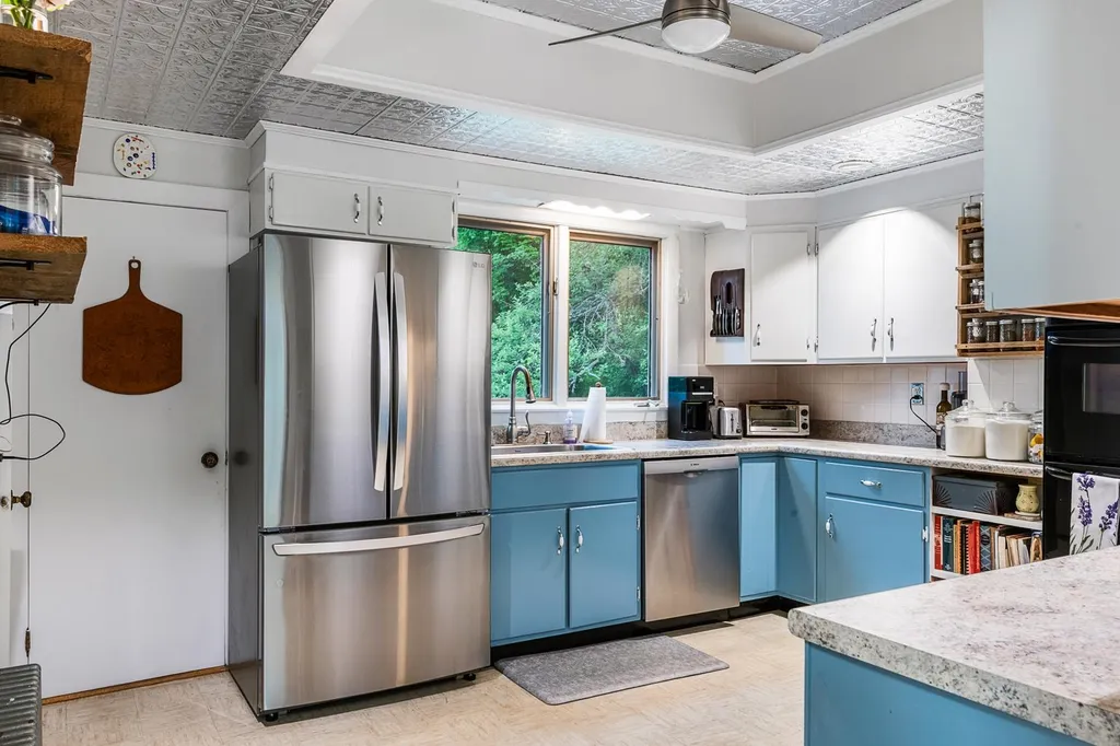 14 Summit Road Newport NH 03773
