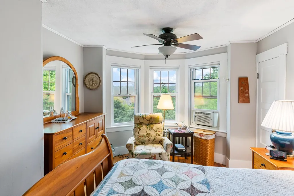 14 Summit Road Newport NH 03773