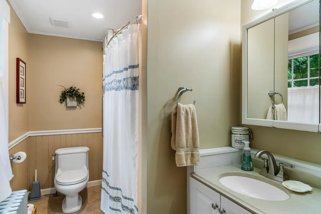 14 Summit Road Newport NH 03773