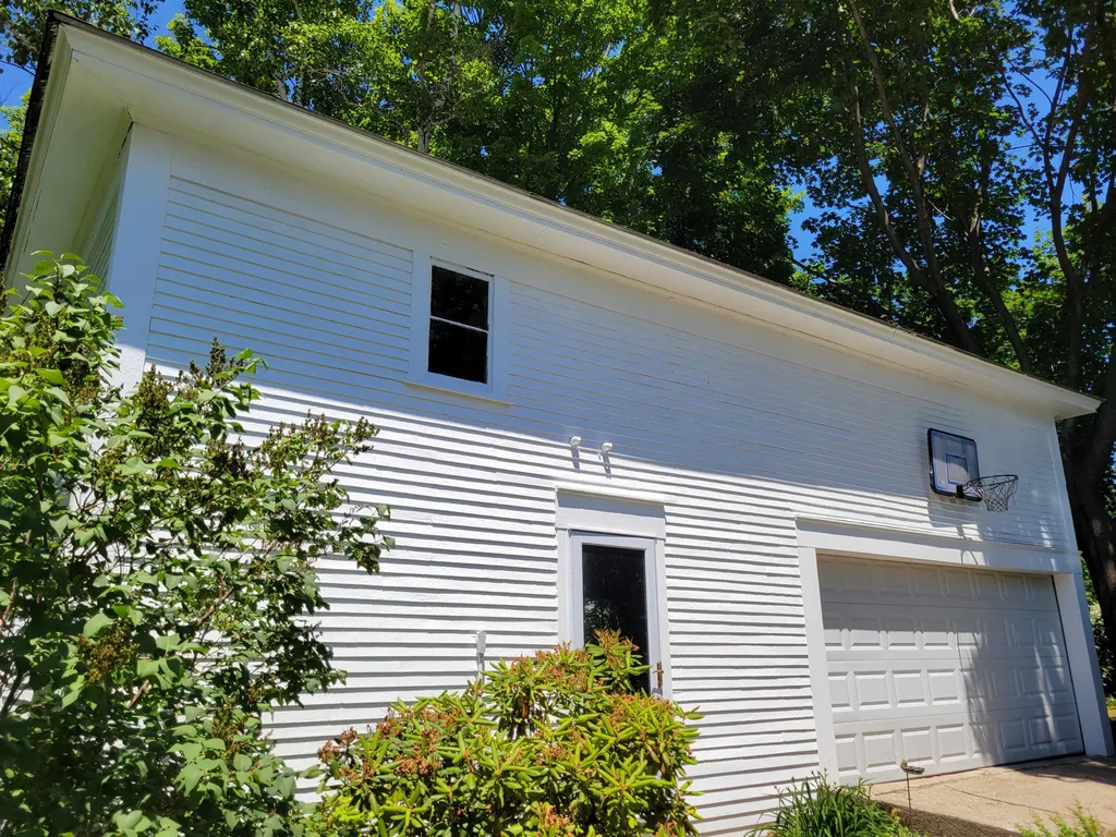 14 Summit Road Newport NH 03773