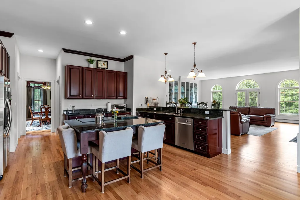 15 Flintlock Farm Road Dunbarton NH 03046