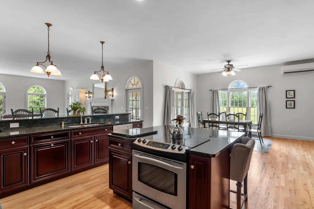 15 Flintlock Farm Road Dunbarton NH 03046