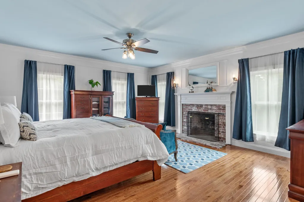 15 Flintlock Farm Road Dunbarton NH 03046