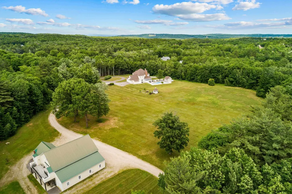 15 Flintlock Farm Road Dunbarton NH 03046