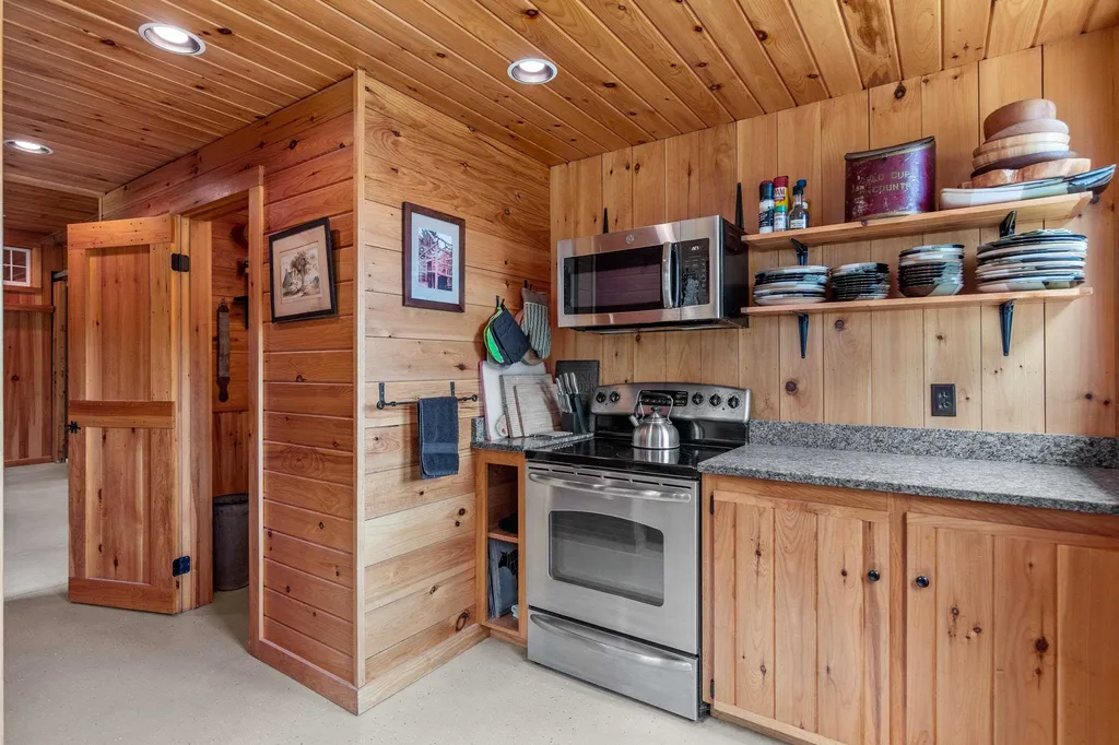 15 Flintlock Farm Road Dunbarton NH 03046
