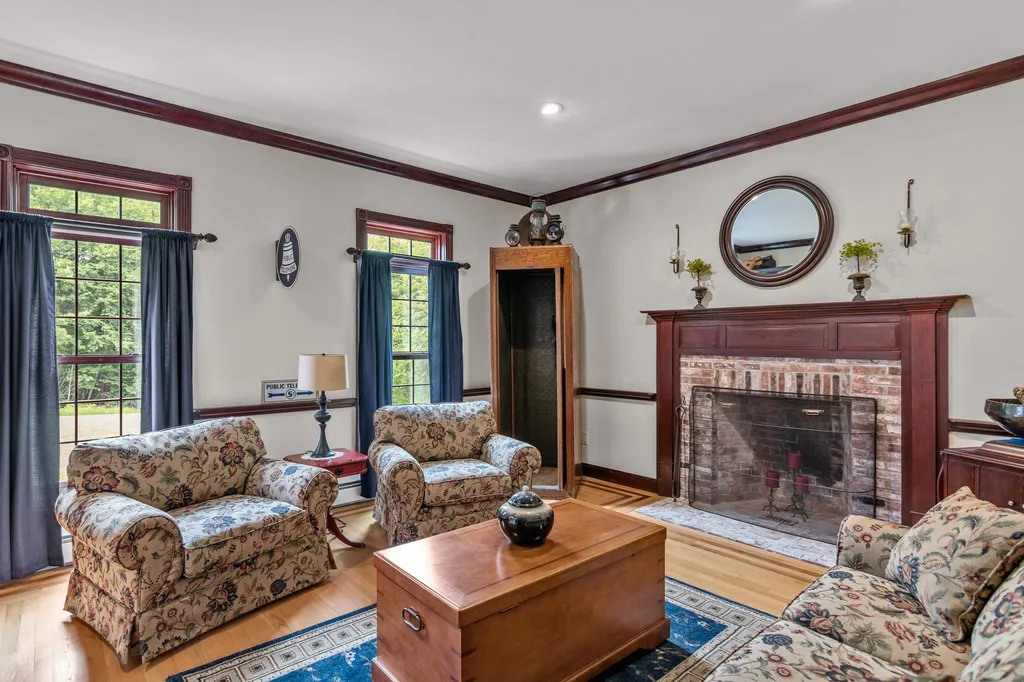 15 Flintlock Farm Road Dunbarton NH 03046