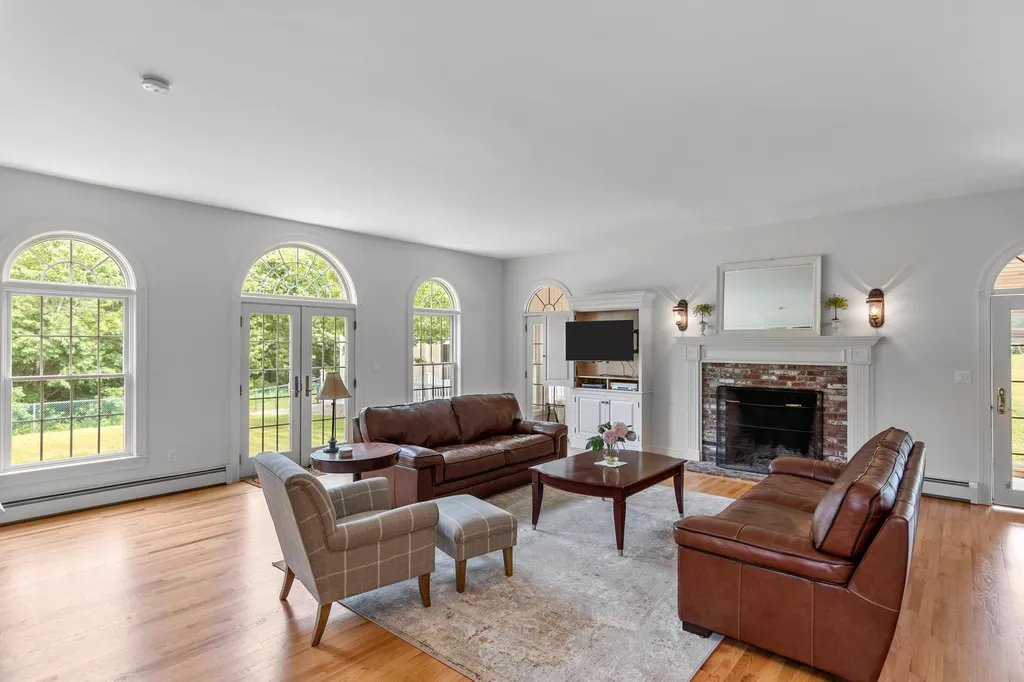 15 Flintlock Farm Road Dunbarton NH 03046