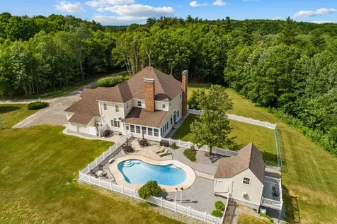 15 Flintlock Farm Road Dunbarton NH 03046