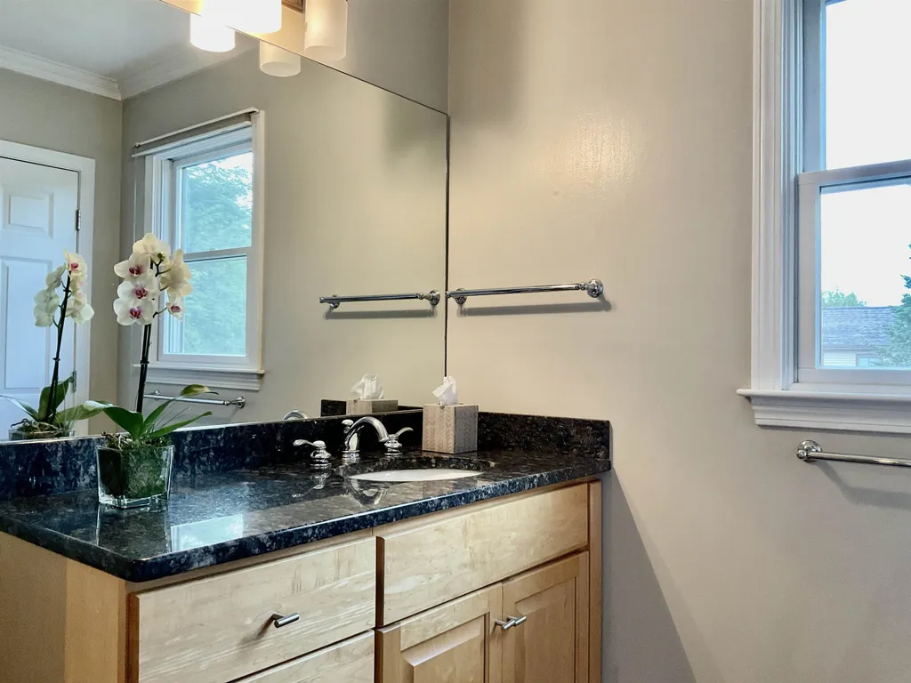 5 Fairview Avenue Hanover NH 03755