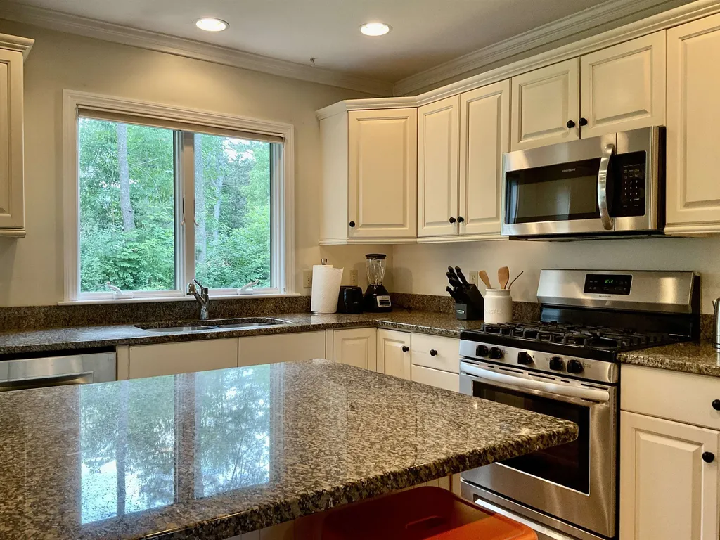 5 Fairview Avenue Hanover NH 03755