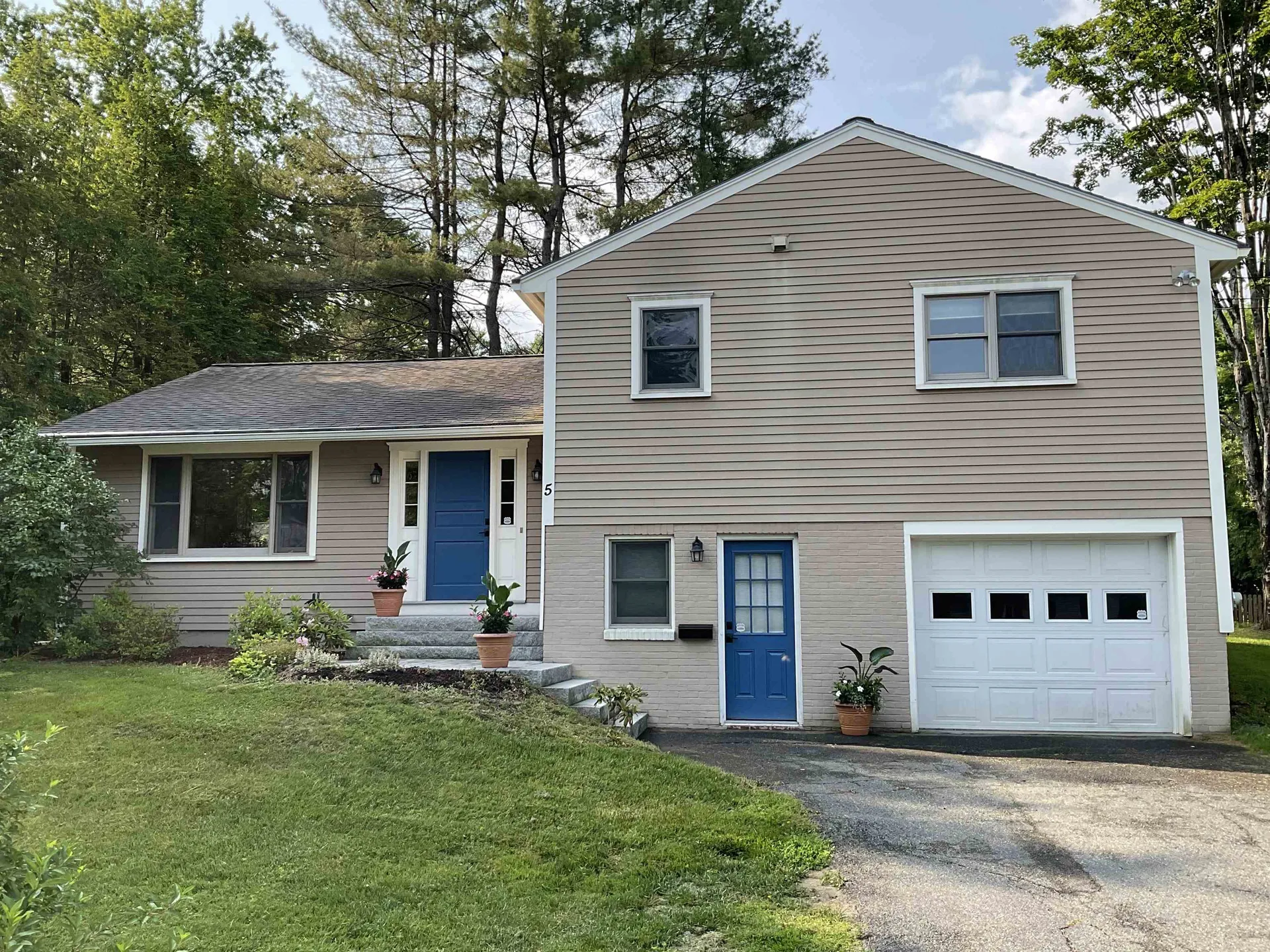 5 Fairview Avenue Hanover NH 03755