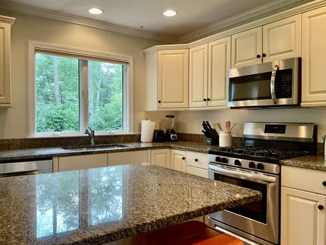 5 Fairview Avenue Hanover NH 03755