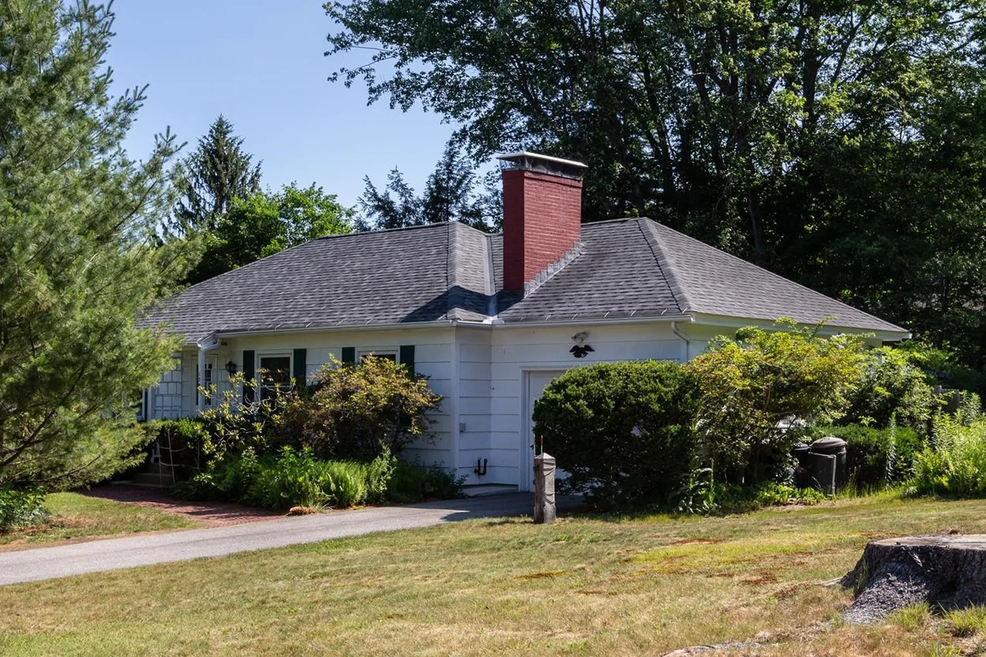 1341 Chestnut Street Manchester NH 03104