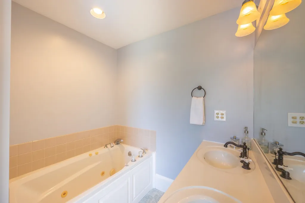 4 Penn Lane Exeter NH 03833