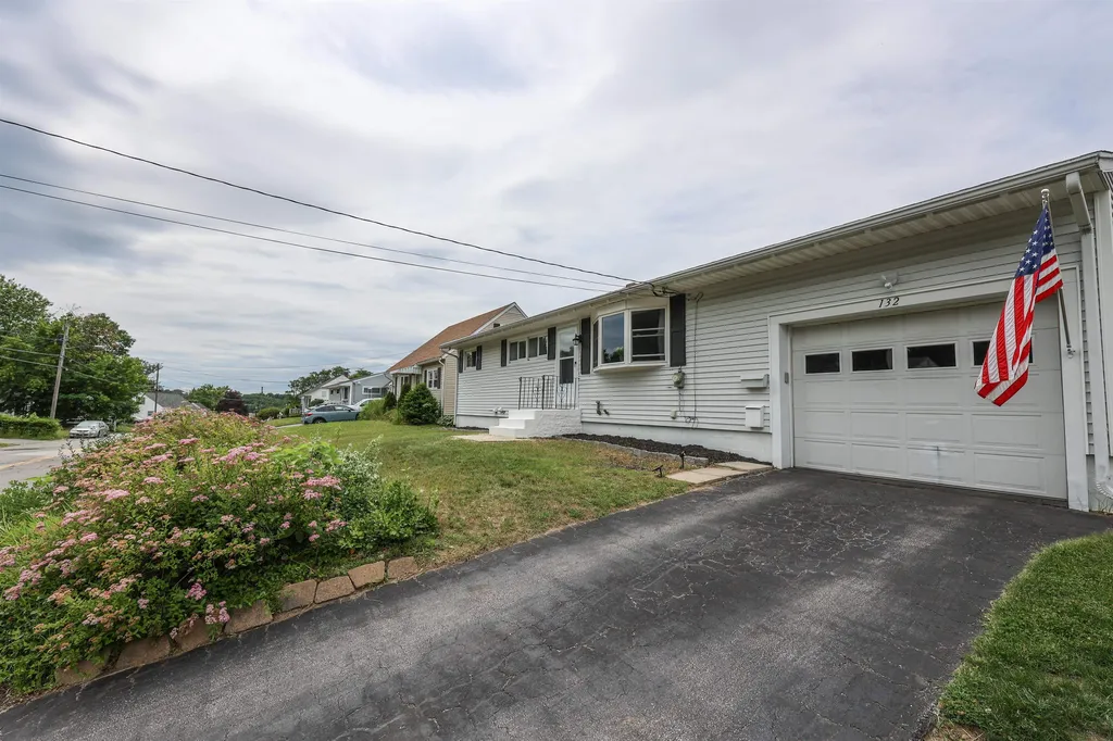 132 Jobin Drive Manchester NH 03103