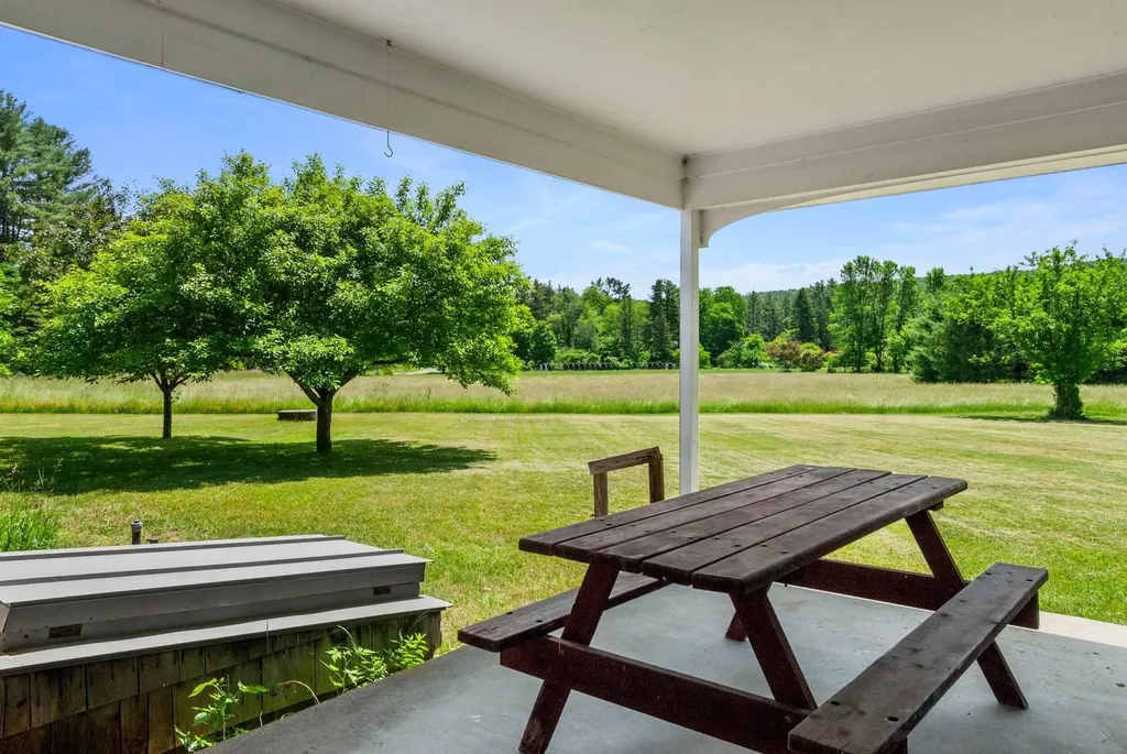 3 Hayward Road Plainfield NH 03781
