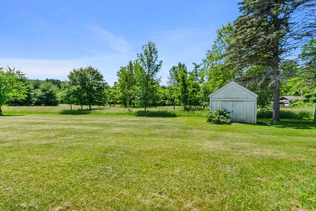 3 Hayward Road Plainfield NH 03781