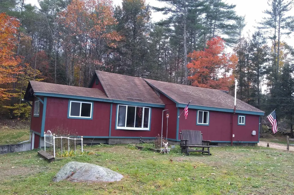 24 West Shore Road Swanzey NH 03446