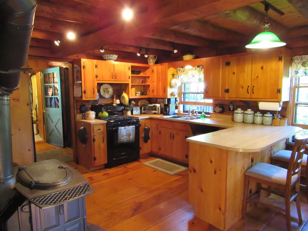 31 Oak Drive Gilsum NH 03448