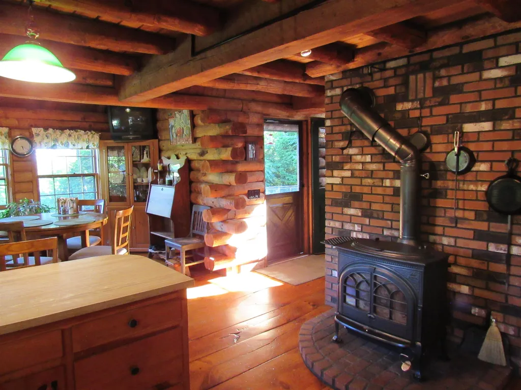 31 Oak Drive Gilsum NH 03448