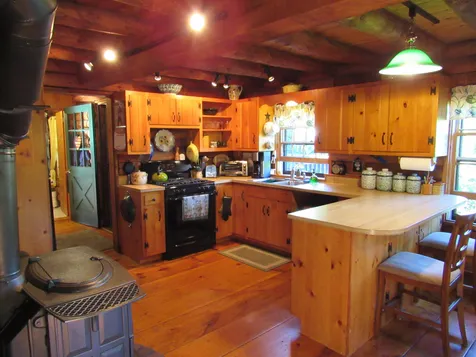 31 Oak Drive Gilsum NH 03448