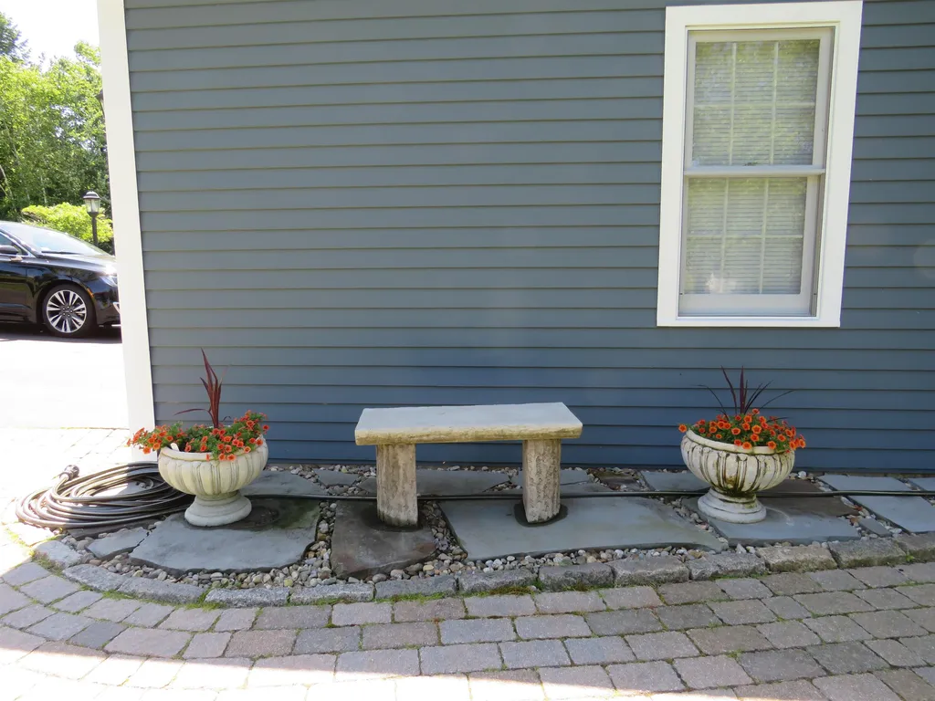 14 Iroquois Lane Bridgewater NH 03222