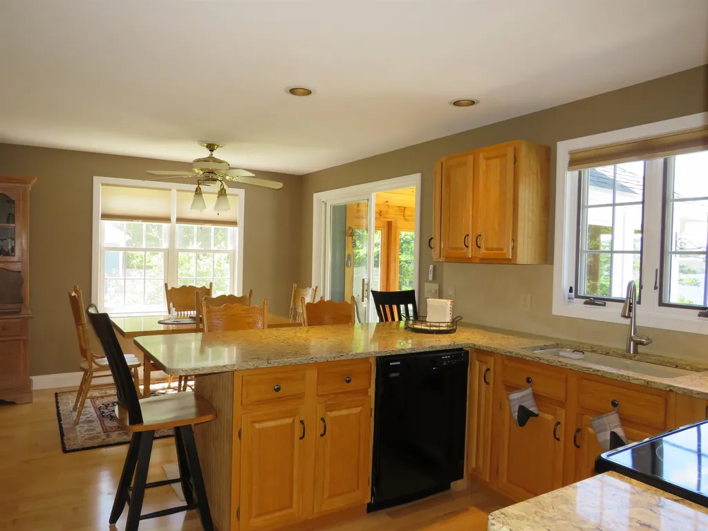 14 Iroquois Lane Bridgewater NH 03222