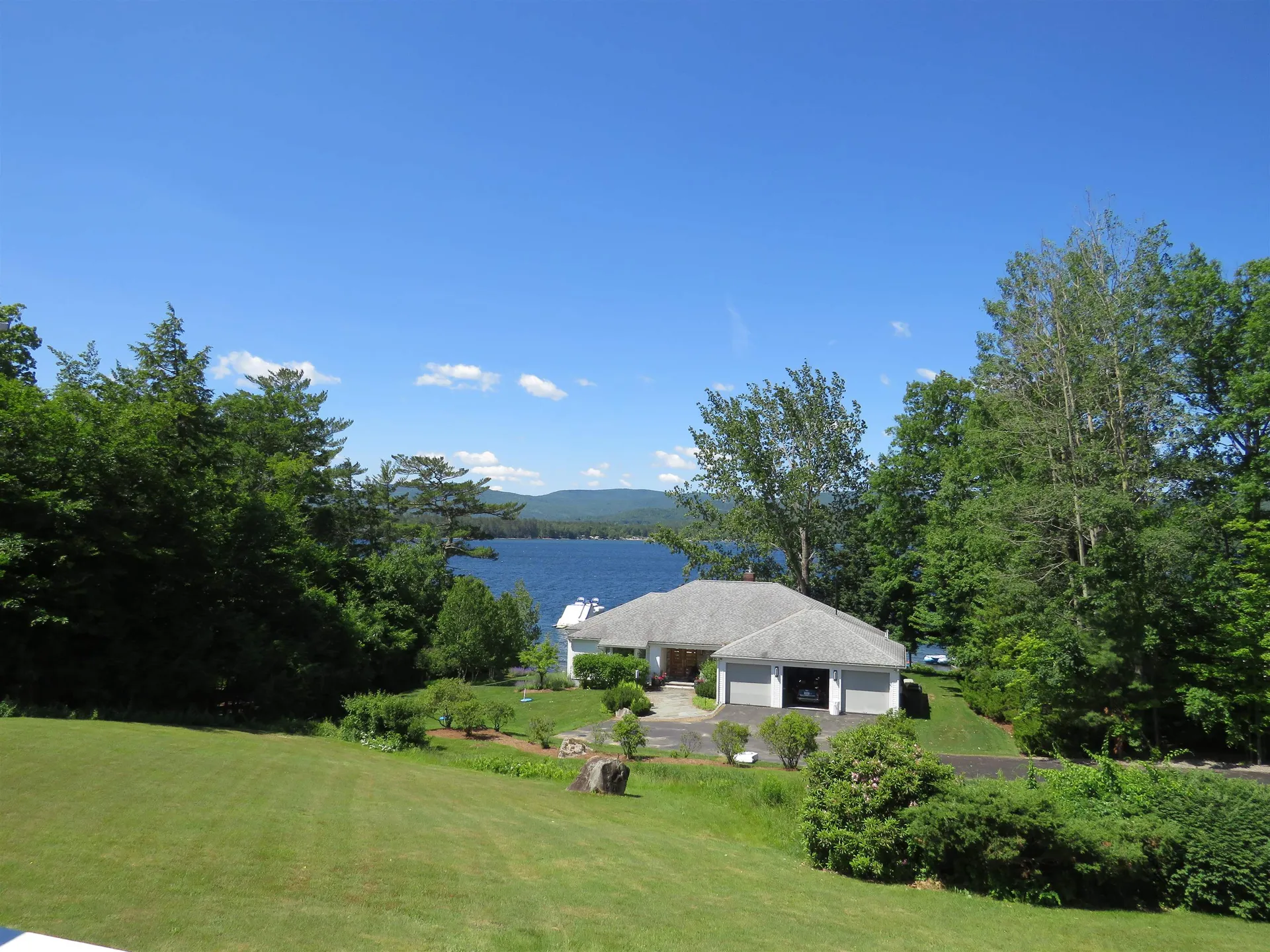 14 Iroquois Lane Bridgewater NH 03222