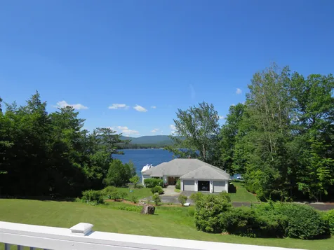 14 Iroquois Lane Bridgewater NH 03222