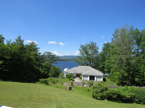 14 Iroquois Lane Bridgewater NH 03222