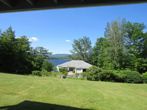 14 Iroquois Lane Bridgewater NH 03222