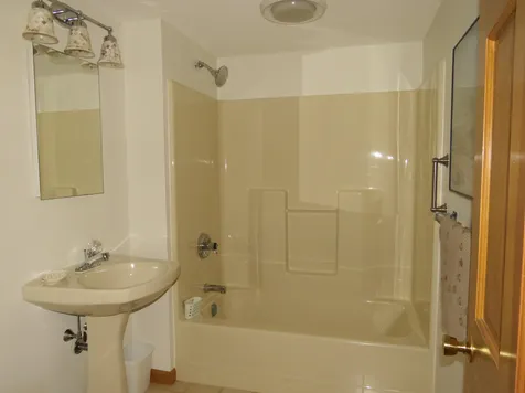 14 Iroquois Lane Bridgewater NH 03222