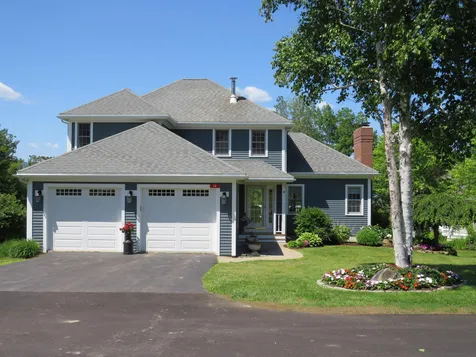 14 Iroquois Lane Bridgewater NH 03222