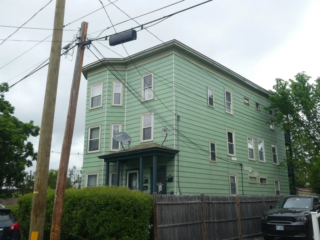 337 Knowlton Street Manchester NH 03103-2860