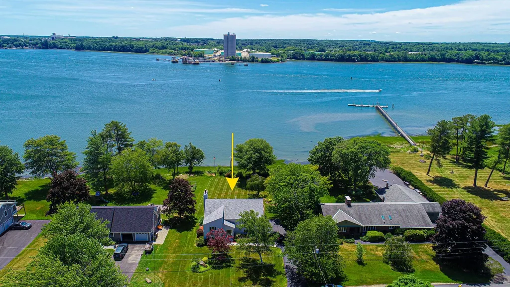 11 North Crescent Drive Eliot ME 03903