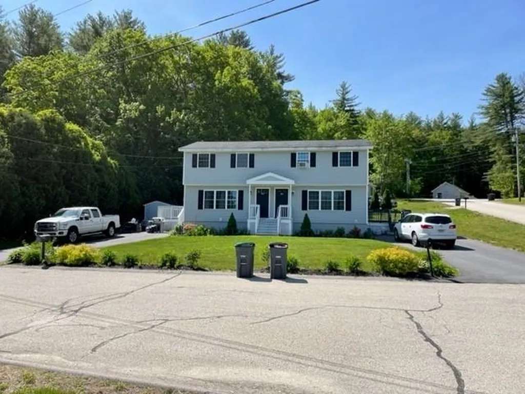1 Hummingbird Lane Hooksett NH 03106