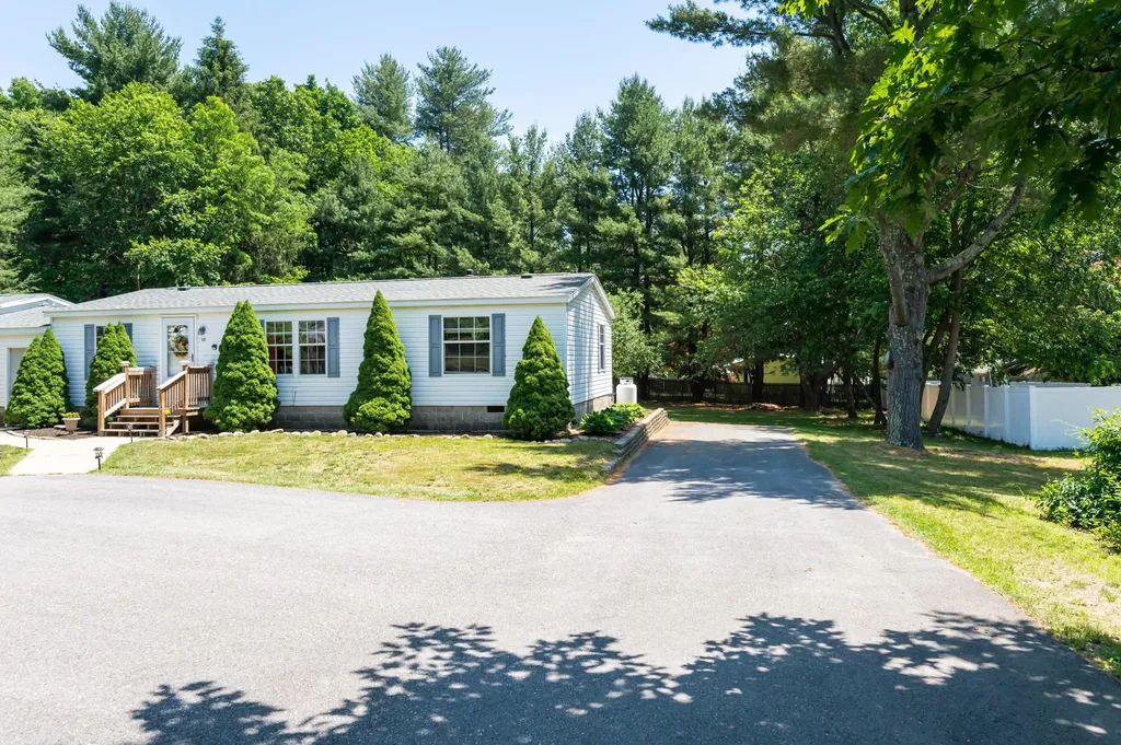 17 True Road Seabrook NH 03874
