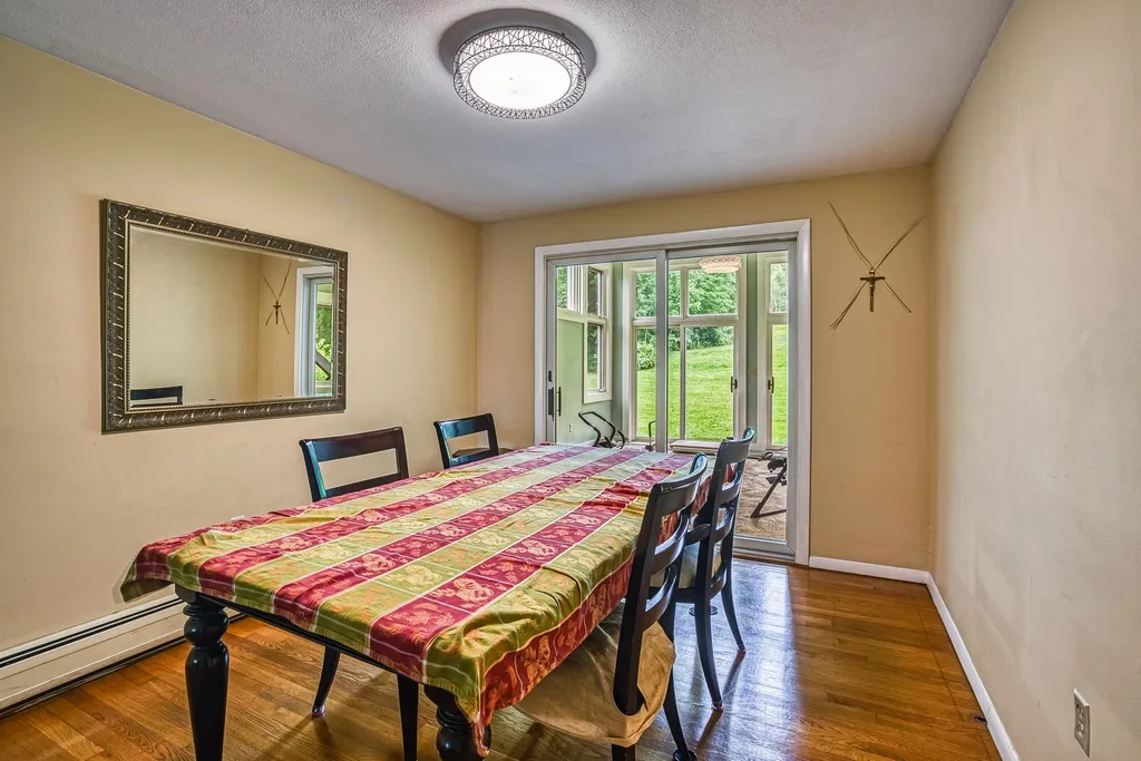 16 Knights Hill Road New London NH 03257