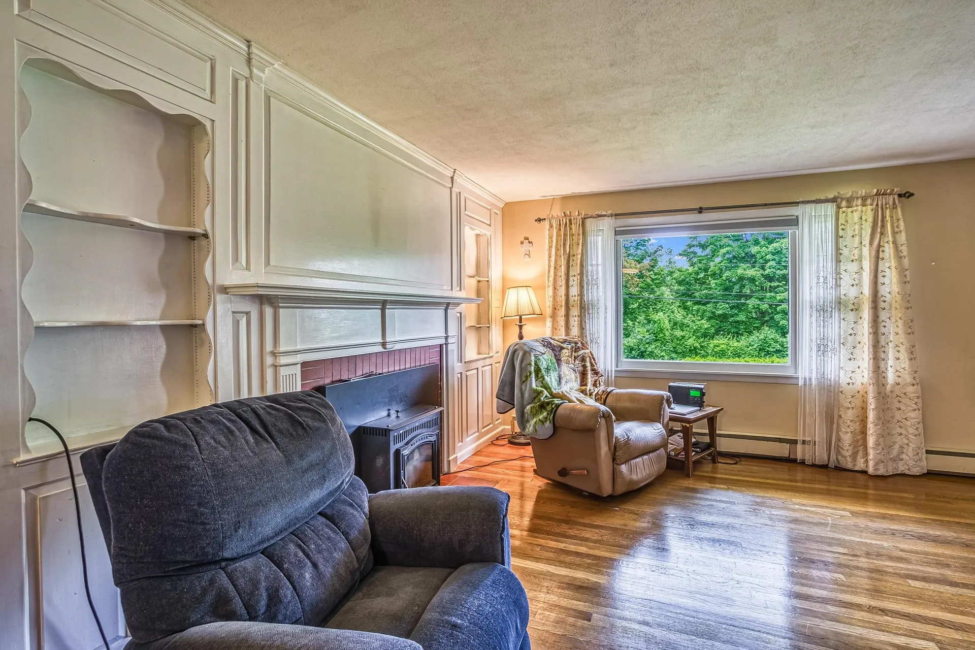 16 Knights Hill Road New London NH 03257