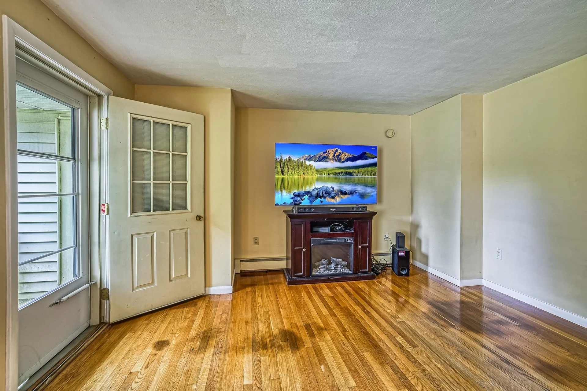 16 Knights Hill Road New London NH 03257