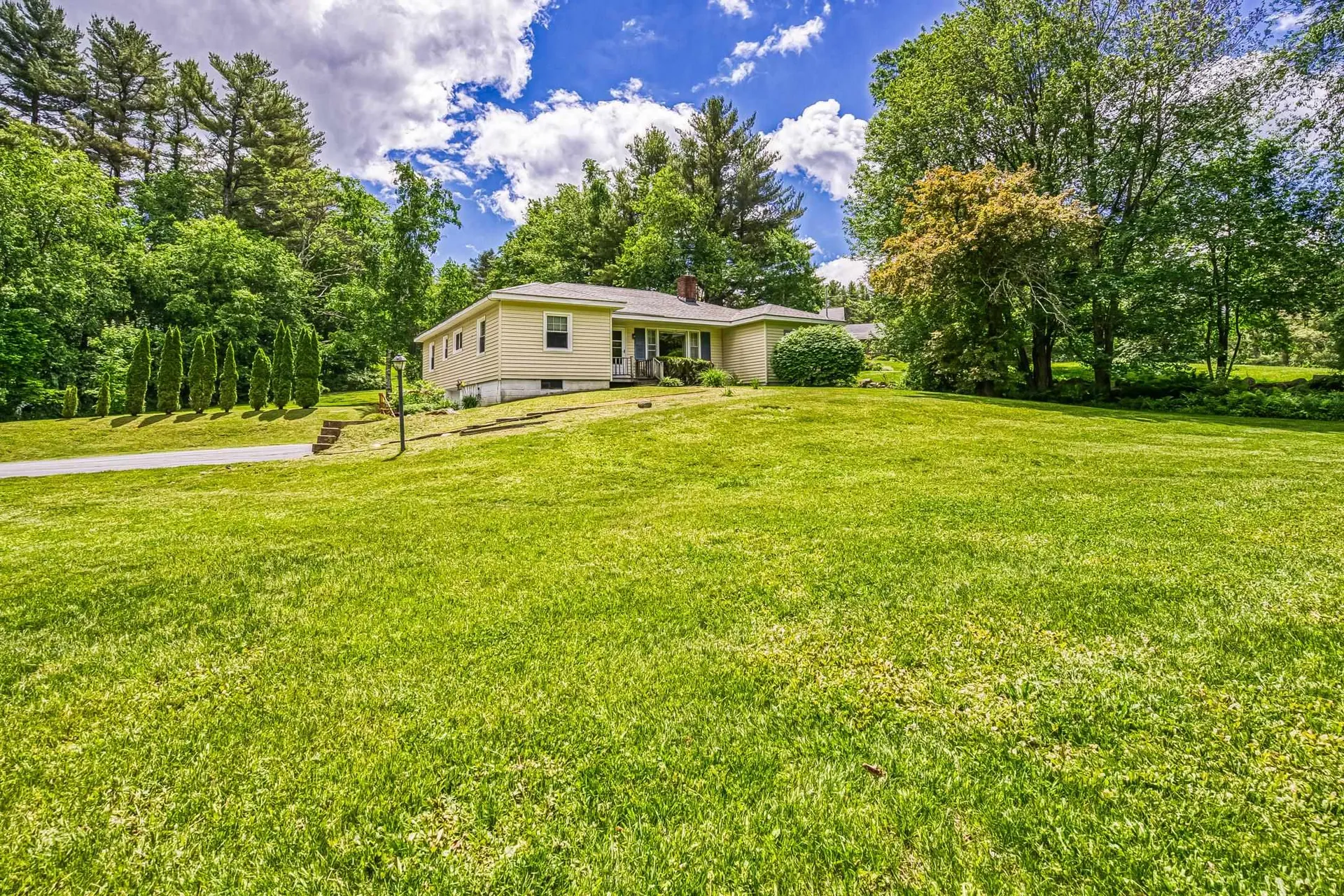 16 Knights Hill Road New London NH 03257