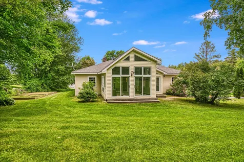 16 Knights Hill Road New London NH 03257