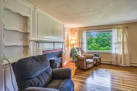 16 Knights Hill Road New London NH 03257