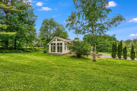 16 Knights Hill Road New London NH 03257