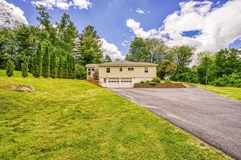 16 Knights Hill Road New London NH 03257