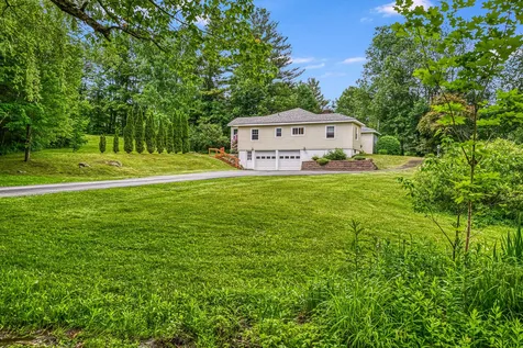 16 Knights Hill Road New London NH 03257