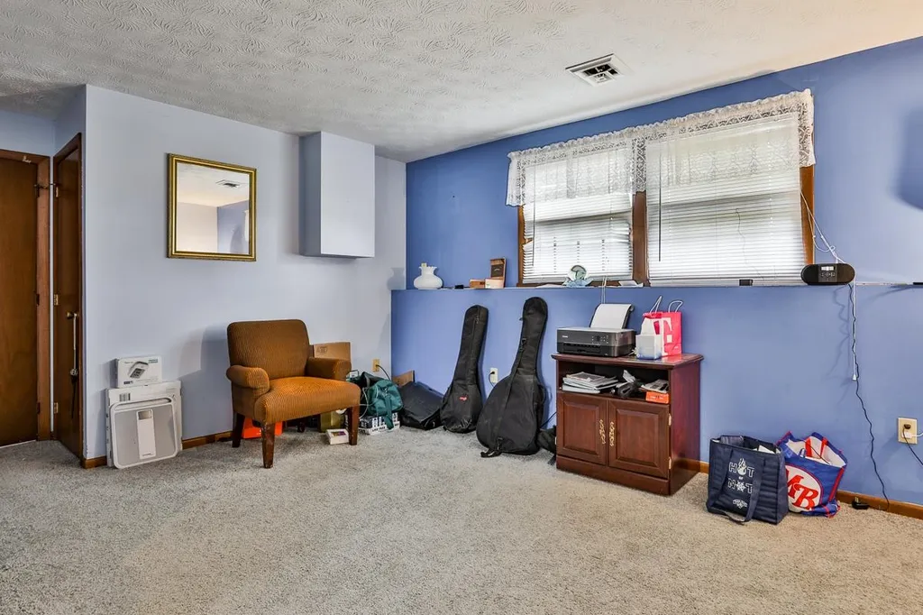 45 Pine Hill Avenue Nashua NH 03064